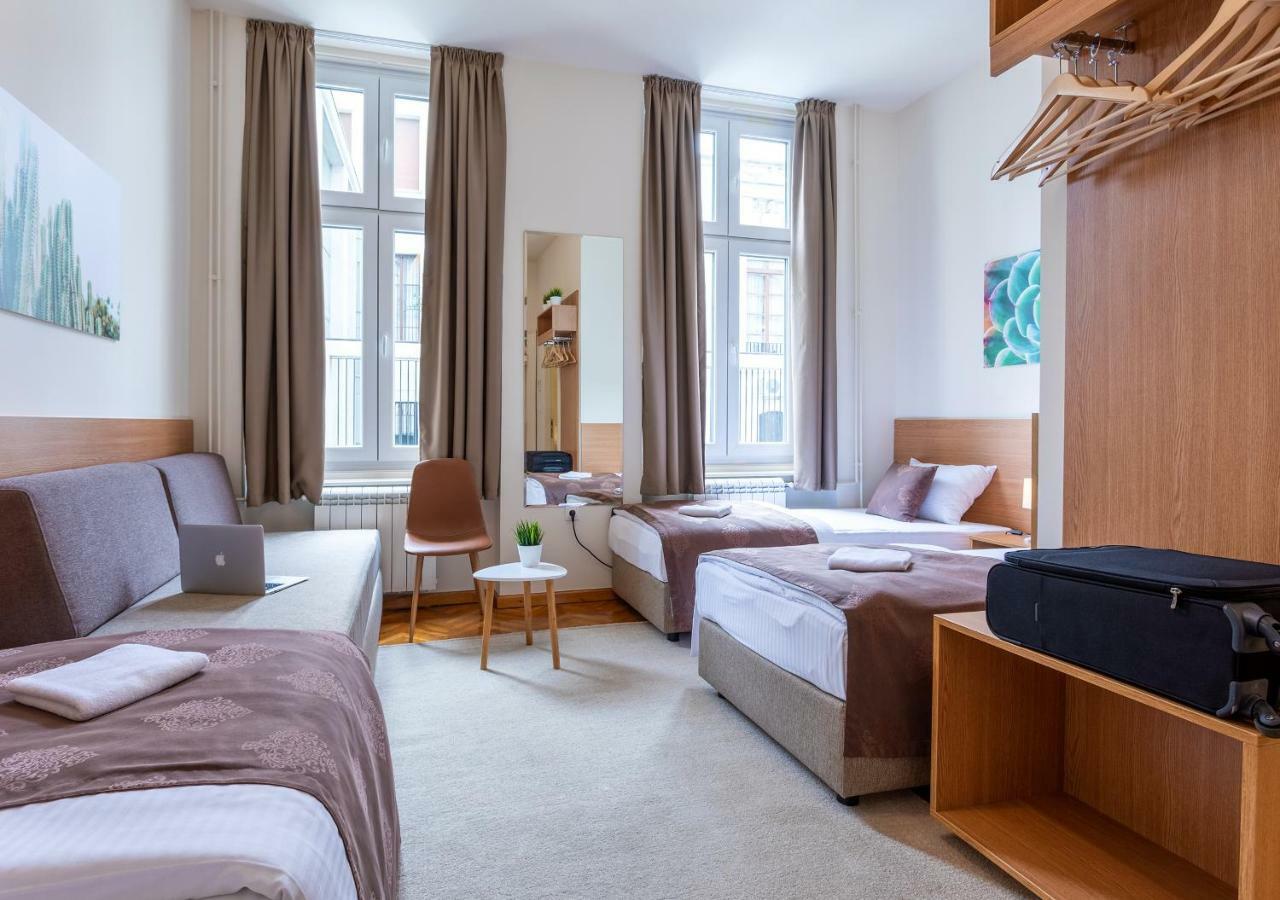 Booking En Suite Belgrad Exterior foto