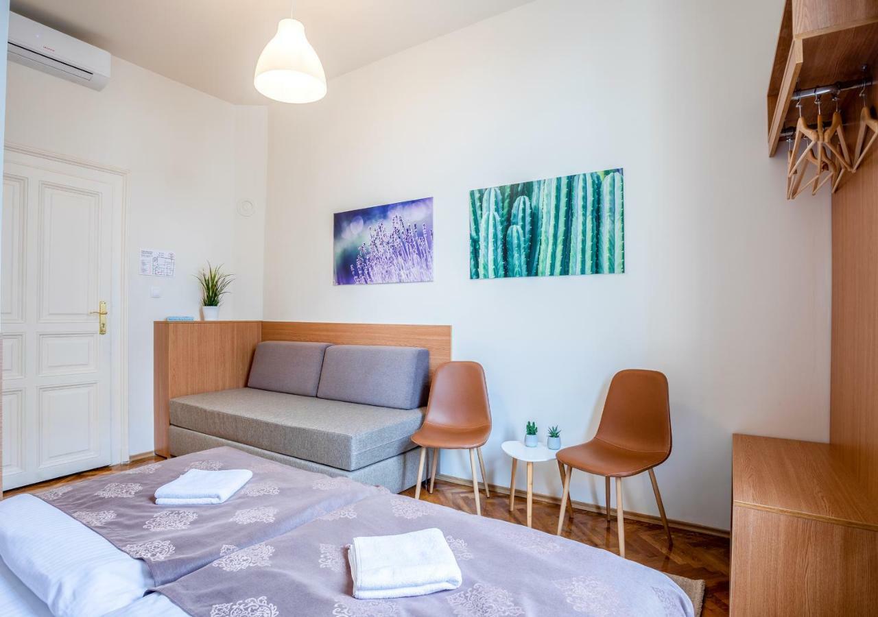 Booking En Suite Belgrad Exterior foto